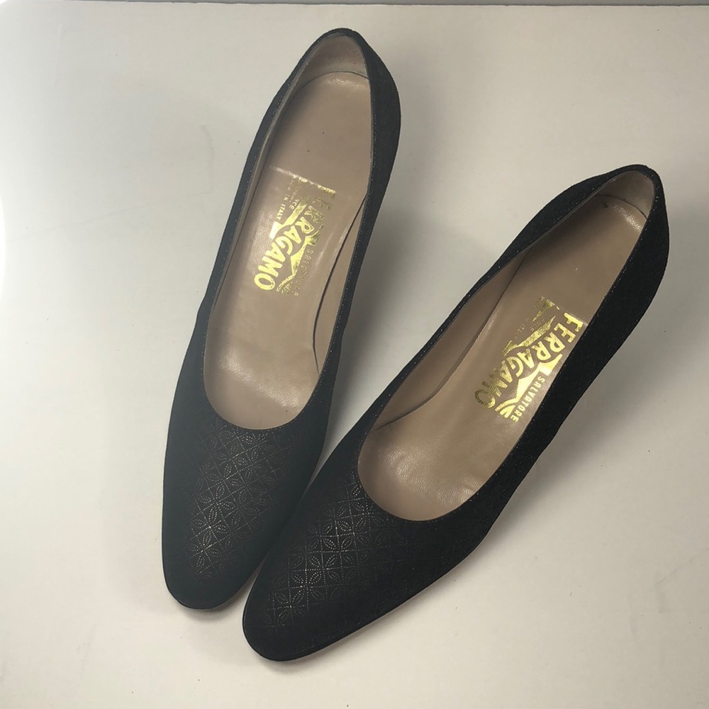 VTG Salvatore Ferragamo Black + Gold Metallic pump